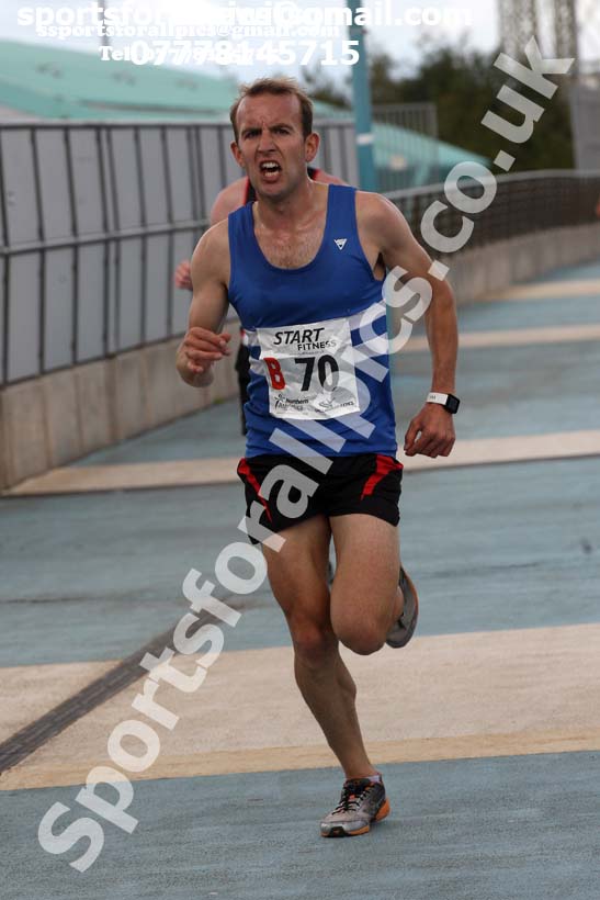 Senior mens 6 stage relay, Northern Senior 6 and 4 and Junior Stage Road Relays, SportsCity, Manchester. Photo:  David T. Hewitson/Sports for All Pics